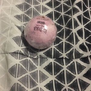 Bath bomb